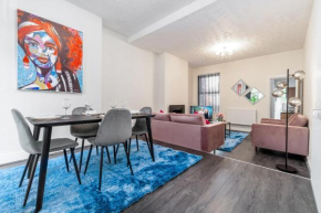 Spacious house with 2 bedrooms and free on street parking
